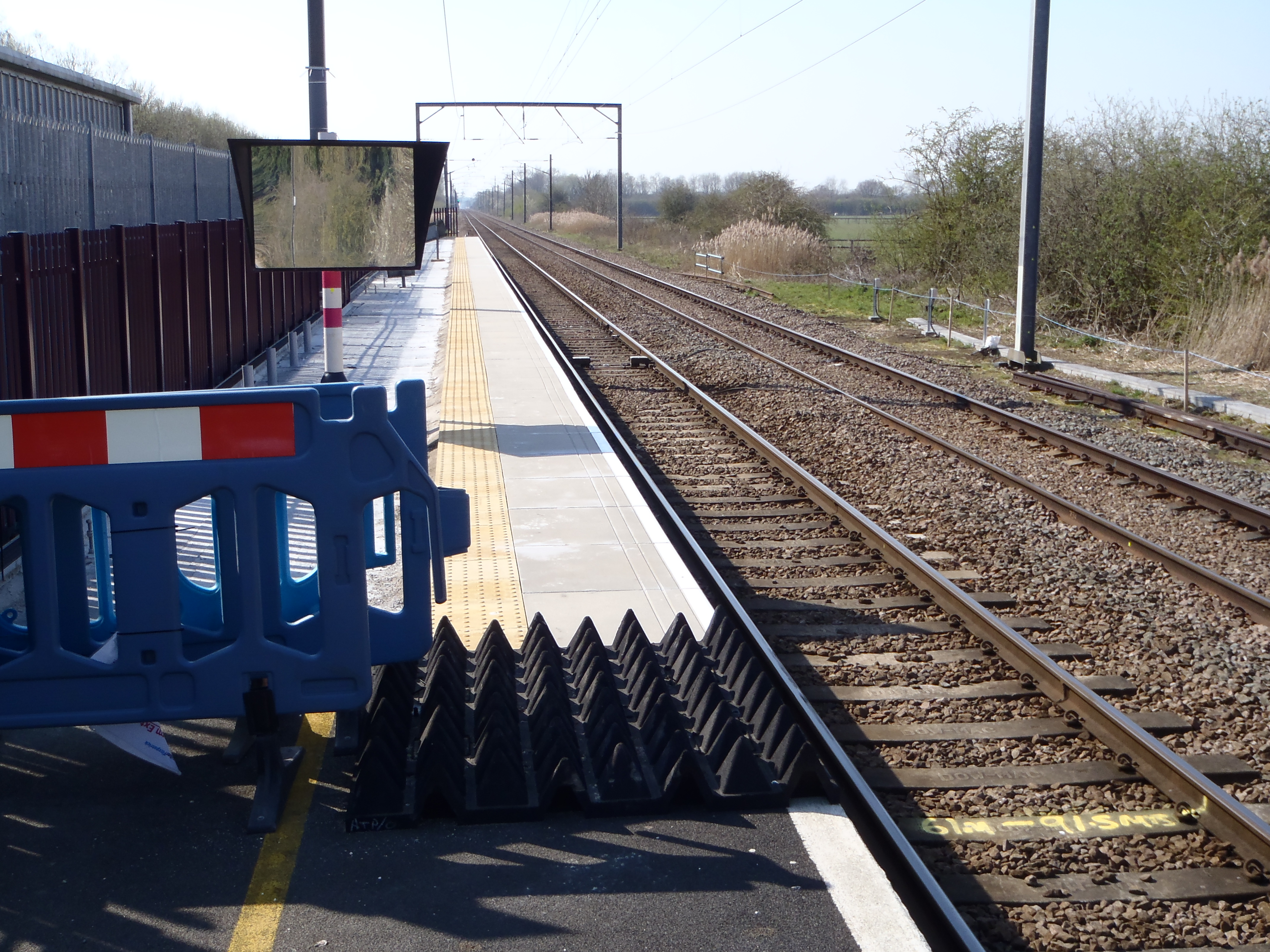 looking south on up platform