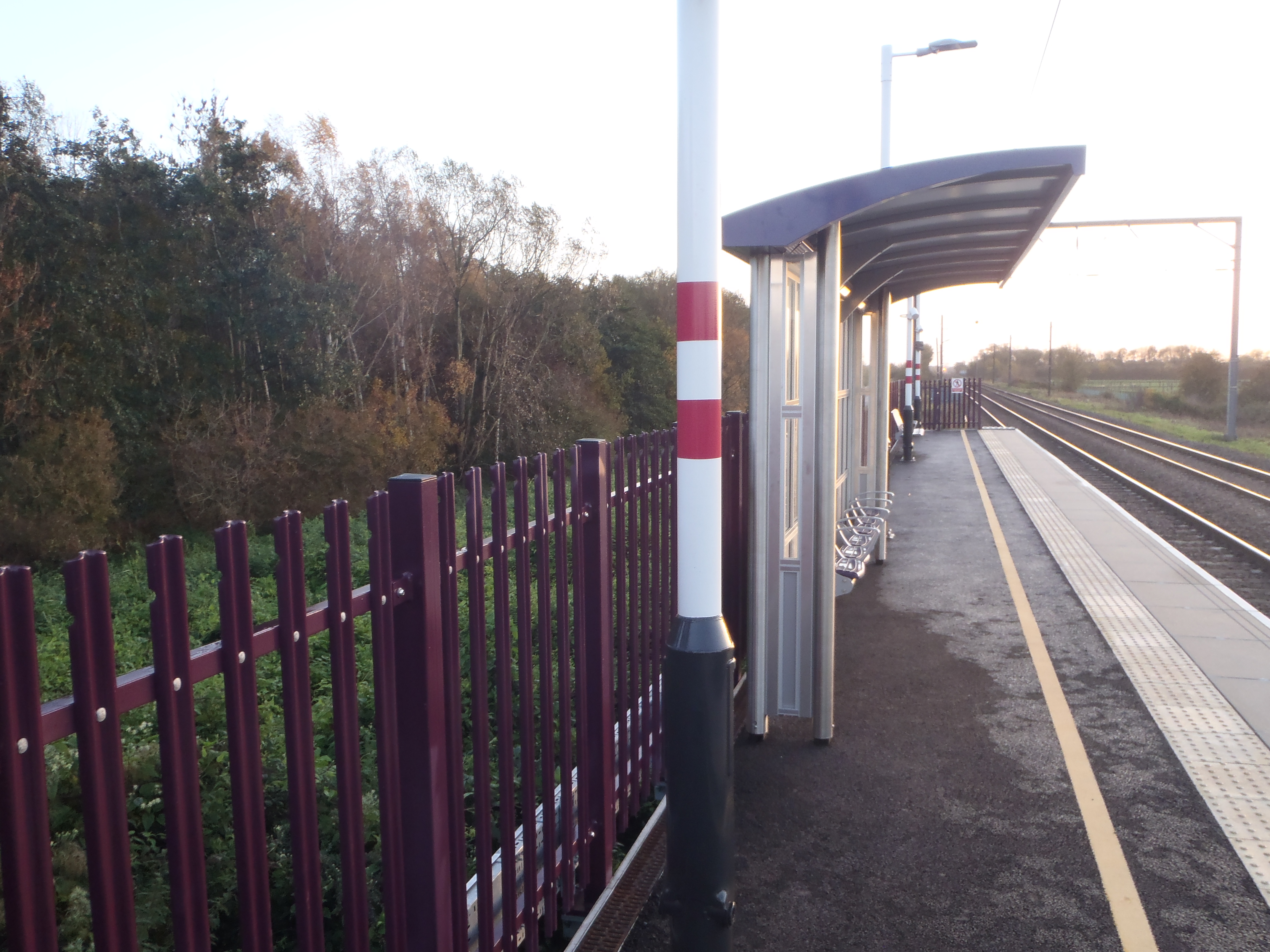 looking south on up platform